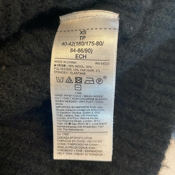 Banana Republic Black wool long sleeve v neck sweater size xs - Picture 5 of 6